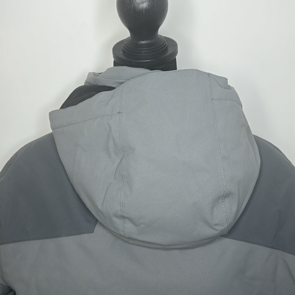 New Era Pinstripe Bowl Yankee Stadium Gray down Jacket Mens Size Small - Picture 8 of 15